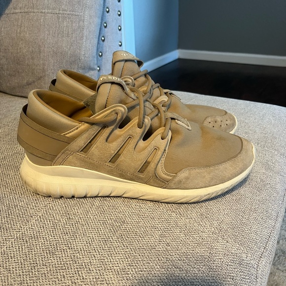 Adidas Tubular Size 10.5 in Tan - Picture 5 of 6